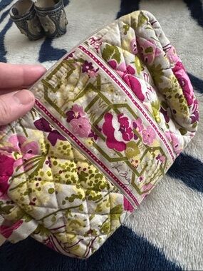 Vera Bradley Women's Pink Floral Make Me Blush Cosmetic Bag